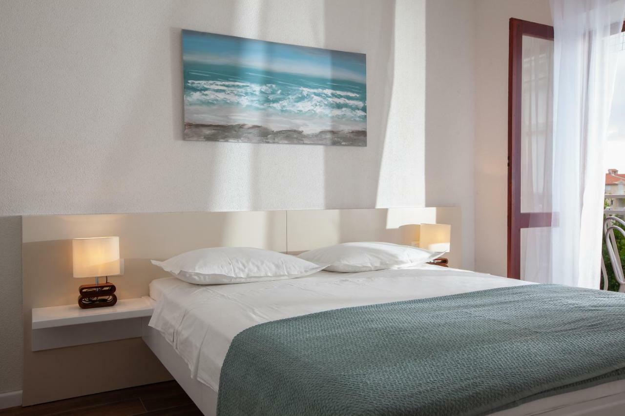 Apartmani Tina Podgora Exterior foto